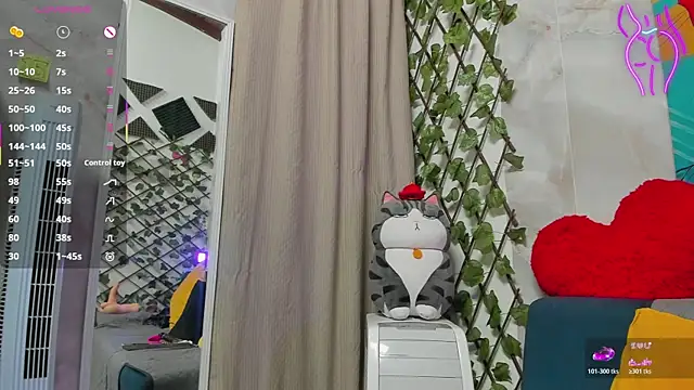 GabiMorgan online show from October 28, 2025, 9:36 pm