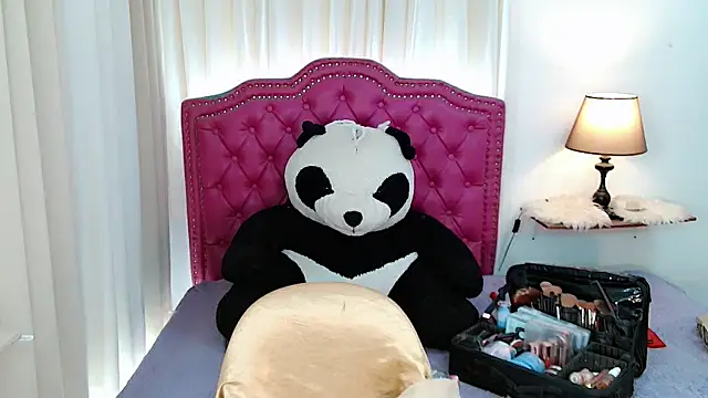 Snapshot of DreamLADYBOY chatting on April 25, 2026, 10:29 pm DreamLADYBOY online show from April 25, 2026, 10:29 pm
