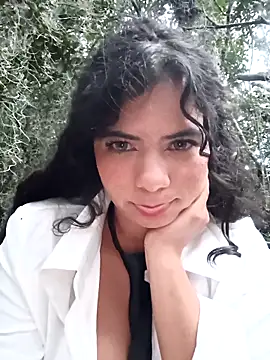 Simone Miller online show from March 12, 2025, 3:51 pm