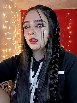 IvonneT online show from March 16, 2025, 11:15 pm