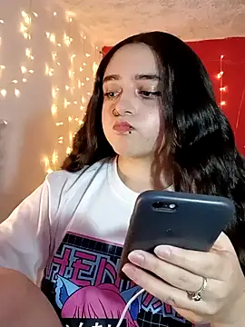 IvonneT online show from December 5, 2024, 11:45 pm