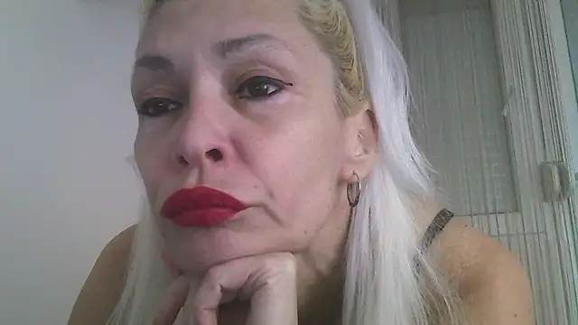 EvaaMina online show from January 1, 2025, 3:35 pm