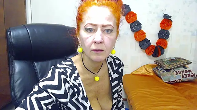 Snapshot of MilayaDFlow chatting on November 9, 2025, 4:00 pm MilayaDFlow online show from November 9, 2025, 4:00 pm