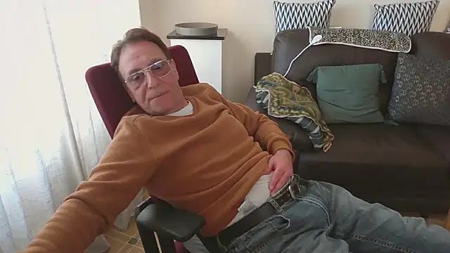 HETEREOMAN online show from April 3, 2026, 4:46 pm