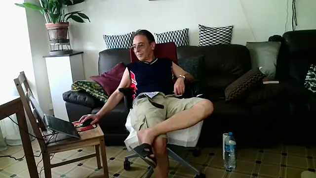 HETEREOMAN online show from September 21, 2025, 4:01 pm