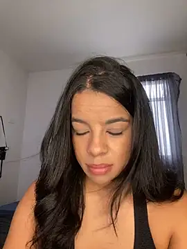 Snapshot of trianawhite chatting on November 7, 2025, 3:38 pm trianawhite online show from November 7, 2025, 3:38 pm