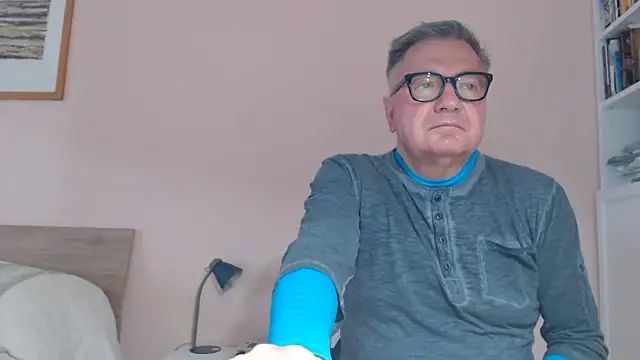 YOU6me online show from April 15, 2026, 7:36 am