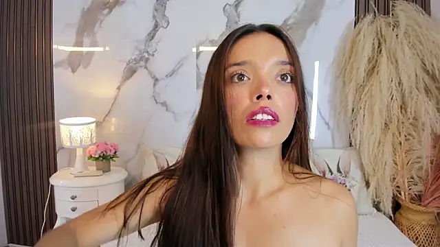 hannahill69 online show from April 17, 2026, 5:10 am