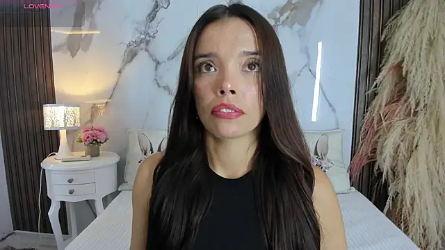 hannahill69 online show from March 4, 2026, 4:42 am