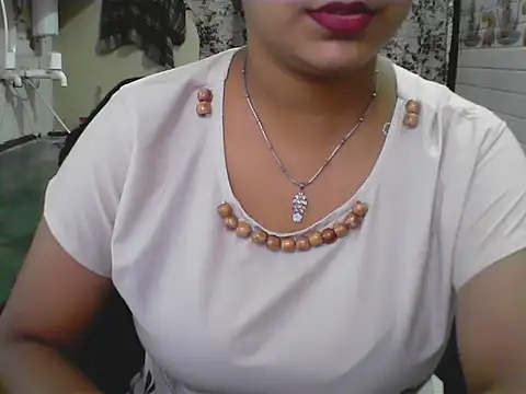 Snapshot of LovingPihu chatting on June 6, 2026, 5:12 am LovingPihu online show from June 6, 2026, 5:12 am