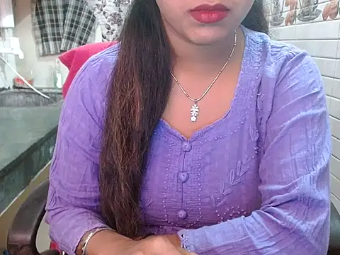 LovingPihu online show from March 9, 2026, 5:33 am