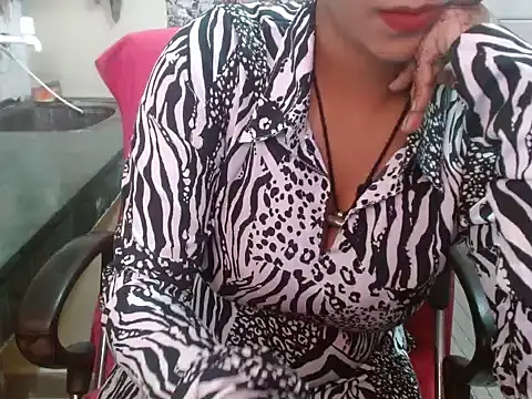 LovingPihu online show from October 23, 2025, 5:39 am