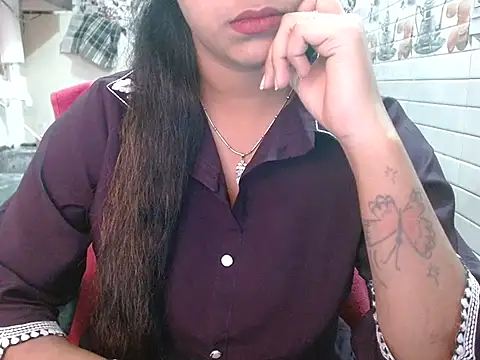 LovingPihu online show from March 25, 2026, 6:02 am