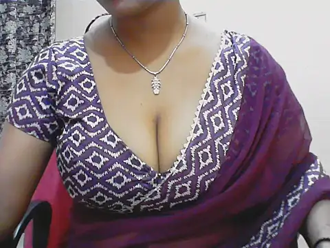 LovingPihu online show from May 10, 2026, 6:17 am