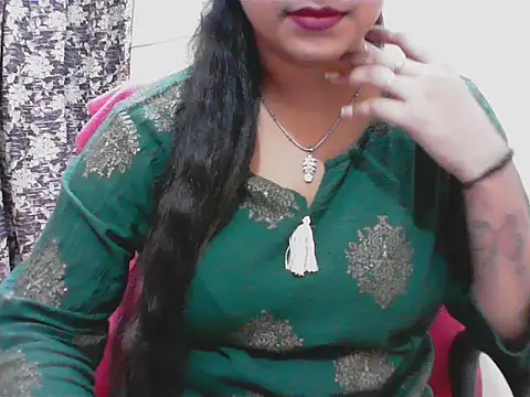 LovingPihu online show from May 24, 2026, 5:40 am