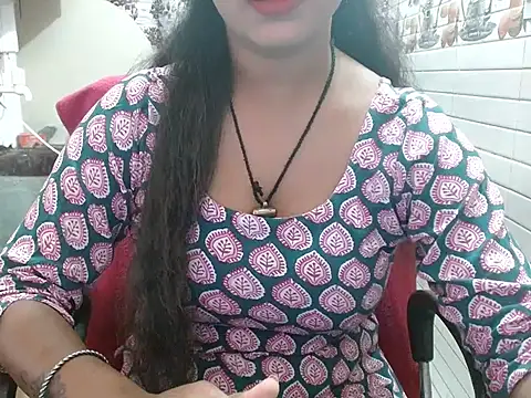 LovingPihu online show from October 30, 2025, 5:39 am