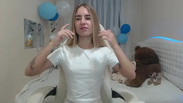 DeboraHorny online show from October 3, 2025, 6:04 am