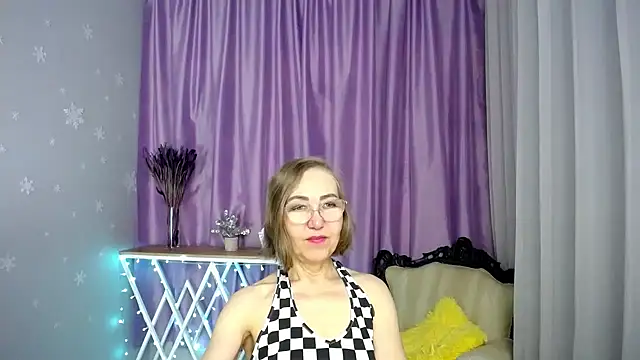 queen a n i online show from April 7, 2026, 10:28 am