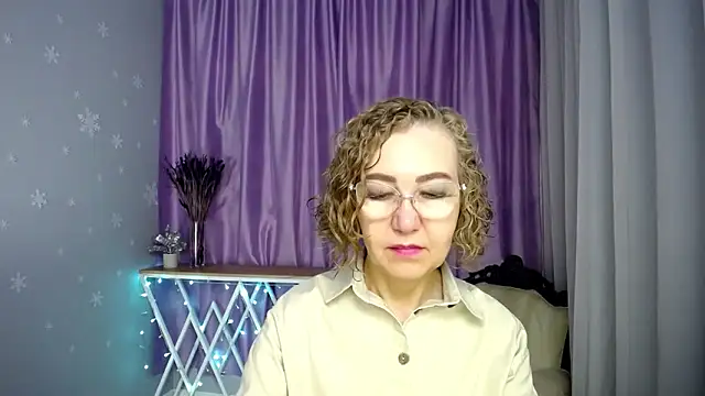 queen a n i online show from June 15, 2026, 4:56 am