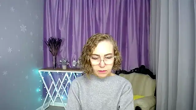 queen a n i online show from July 19, 2026, 5:05 am