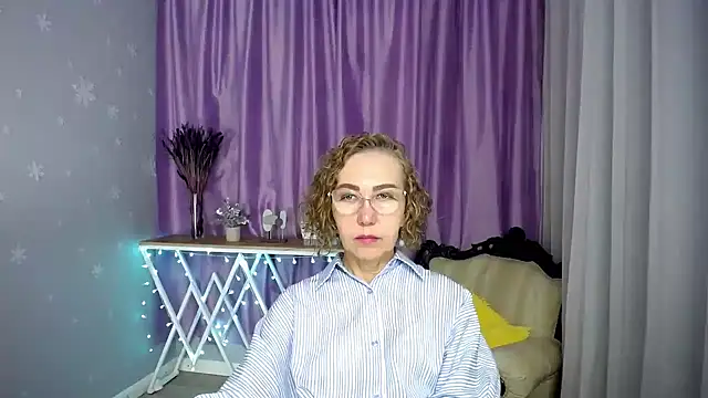 queen a n i online show from July 9, 2026, 8:15 am
