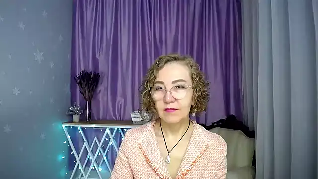 queen a n i online show from June 19, 2026, 6:08 am