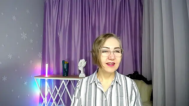 Snapshot of queen_a_n_i chatting on November 20, 2025, 8:15 am queen a n i online show from November 20, 2025, 8:15 am