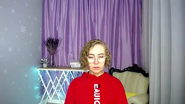 queen a n i online show from June 18, 2026, 5:50 am