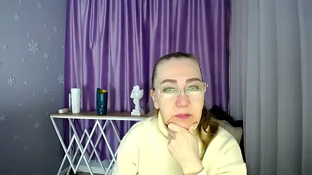 Snapshot of queen_a_n_i chatting on March 9, 2025, 8:29 am queen a n i online show from March 9, 2025, 8:29 am