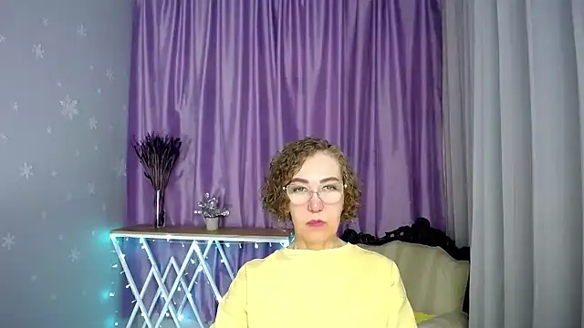 queen a n i online show from May 15, 2026, 8:01 am