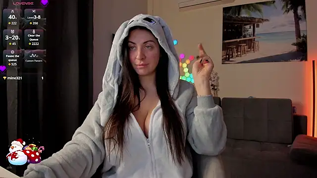 Snapshot of victorias_world chatting on December 3, 2025, 7:35 pm victorias world online show from December 3, 2025, 7:35 pm