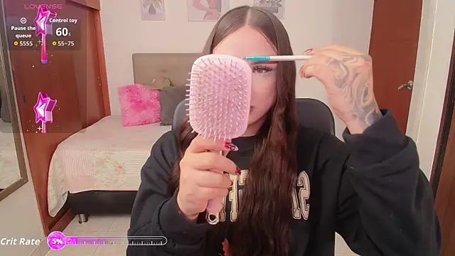 Miley Baker online show from October 28, 2025, 1:32 pm