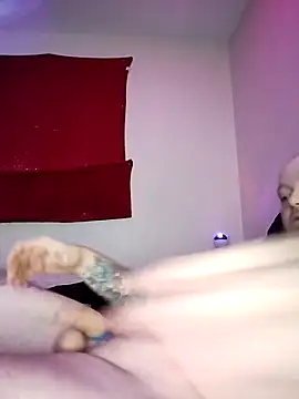 Snapshot of BluestBalls710 chatting on November 27, 2025, 1:22 pm BluestBalls710 online show from November 27, 2025, 1:22 pm