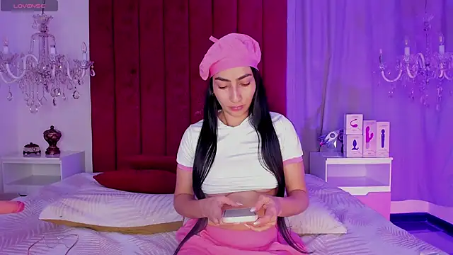 Snapshot of Selenee- chatting on November 27, 2025, 3:12 pm Selenee- online show from November 27, 2025, 3:12 pm