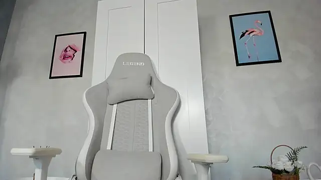 Snapshot of Naila18 chatting on March 8, 2025, 6:21 am Naila18 online show from March 8, 2025, 6:21 am