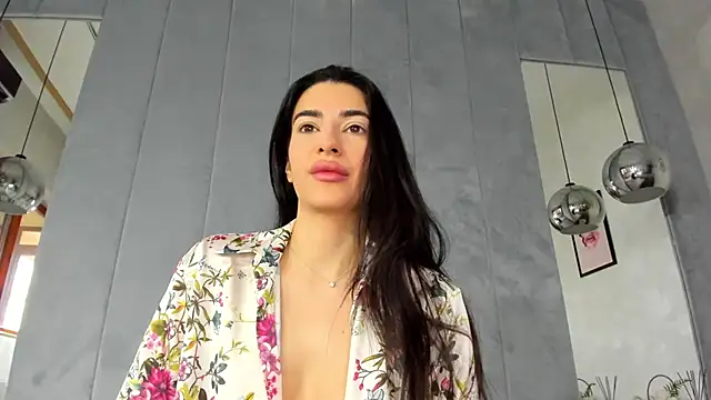 Snapshot of Naila18 chatting on February 13, 2025, 5:37 am Naila18 online show from February 13, 2025, 5:37 am