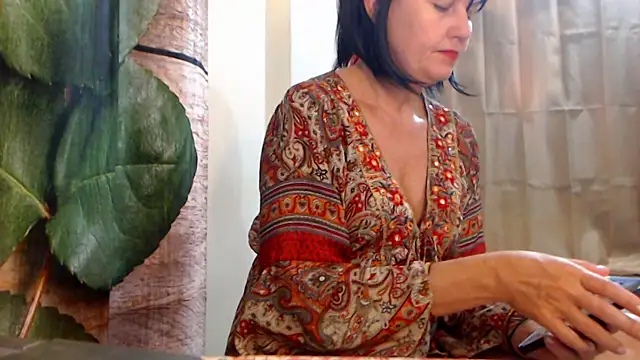 Snapshot of FUN4TIPS chatting on January 6, 2026, 4:16 am FUN4TIPS online show from January 6, 2026, 4:16 am