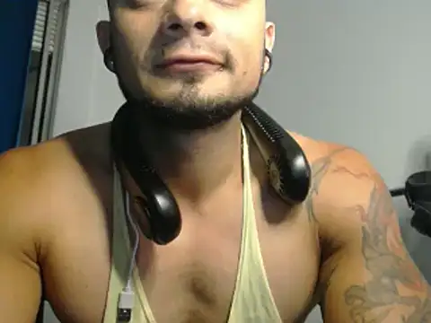 Snapshot of JacobJamess chatting on February 4, 2025, 11:49 pm JacobJamess online show from February 4, 2025, 11:49 pm