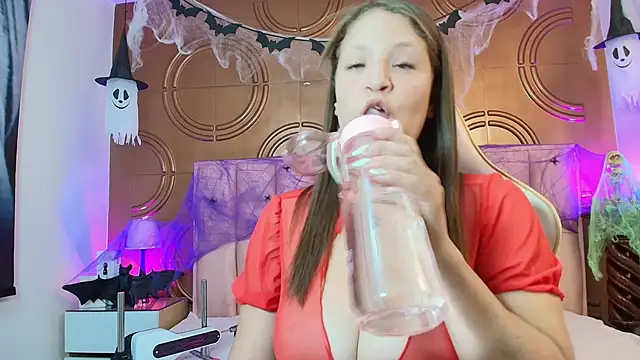 Snapshot of valeriaa19 chatting on October 12, 2025, 6:15 am valeriaa19 online show from October 12, 2025, 6:15 am