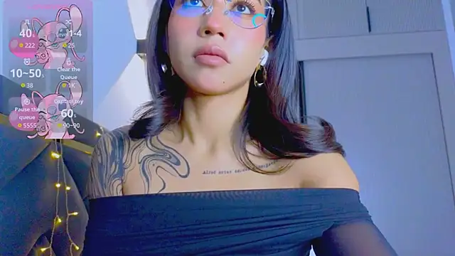 Snapshot of Mia_Tin chatting on December 15, 2025, 5:52 pm Mia Tin online show from December 15, 2025, 5:52 pm