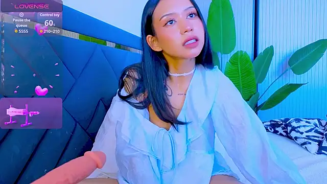 Mia Tin online show from April 20, 2026, 8:28 am