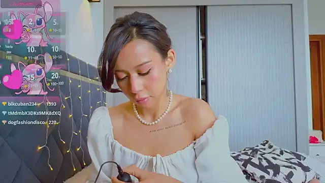 Snapshot of Mia_Tin chatting on March 10, 2025, 6:38 am Mia Tin online show from March 10, 2025, 6:38 am