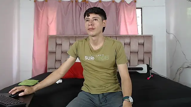 Sexytaty2022 online show from April 7, 2026, 1:02 pm