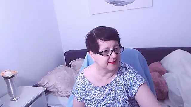 Snapshot of ChristaRose chatting on November 16, 2025, 3:50 pm ChristaRose online show from November 16, 2025, 3:50 pm