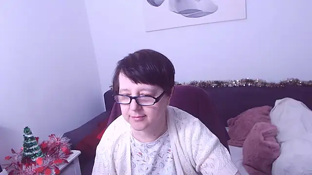 Snapshot of ChristaRose chatting on December 19, 2025, 2:15 am ChristaRose online show from December 19, 2025, 2:15 am