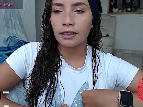 karolkim022 online show from November 5, 2025, 6:11 pm