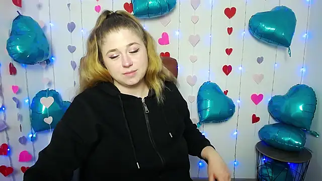 Snapshot of JessikaDaniel chatting on February 14, 2025, 10:28 am JessikaDaniel online show from February 14, 2025, 10:28 am