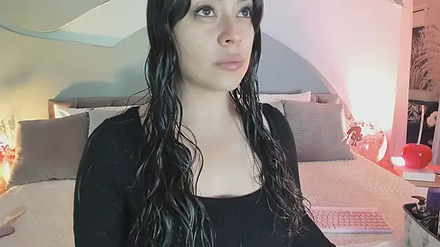 Snapshot of Nicolle_W chatting on October 22, 2025, 11:42 am Nicolle W online show from October 22, 2025, 11:42 am