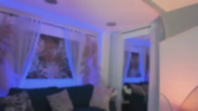 Snapshot of Nicolle_W chatting on November 25, 2025, 11:43 am Nicolle W online show from November 25, 2025, 11:43 am