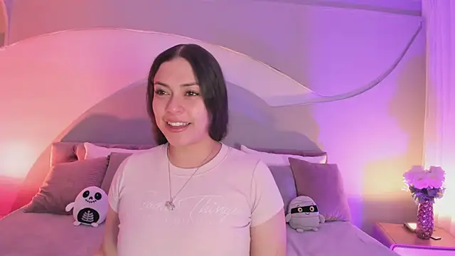 Snapshot of Nicolle_W chatting on October 30, 2025, 11:52 am Nicolle W online show from October 30, 2025, 11:52 am